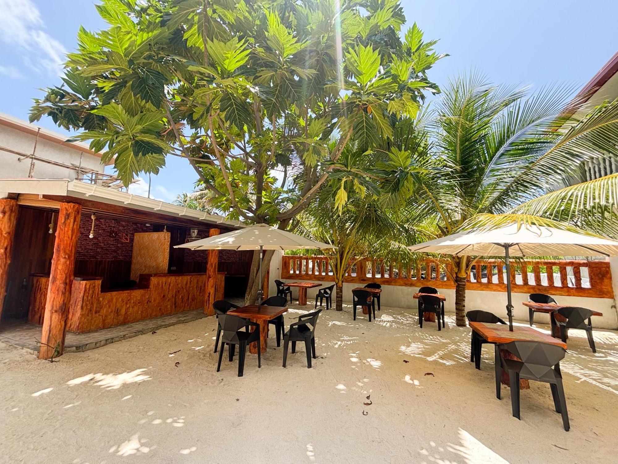 Mathiveri Thundi Inn Екстериор снимка