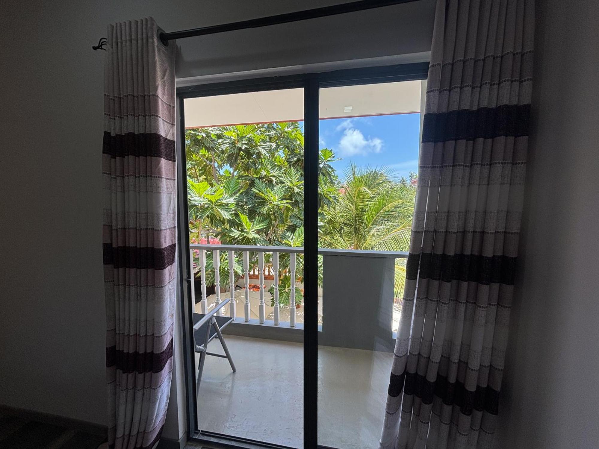 Mathiveri Thundi Inn Екстериор снимка