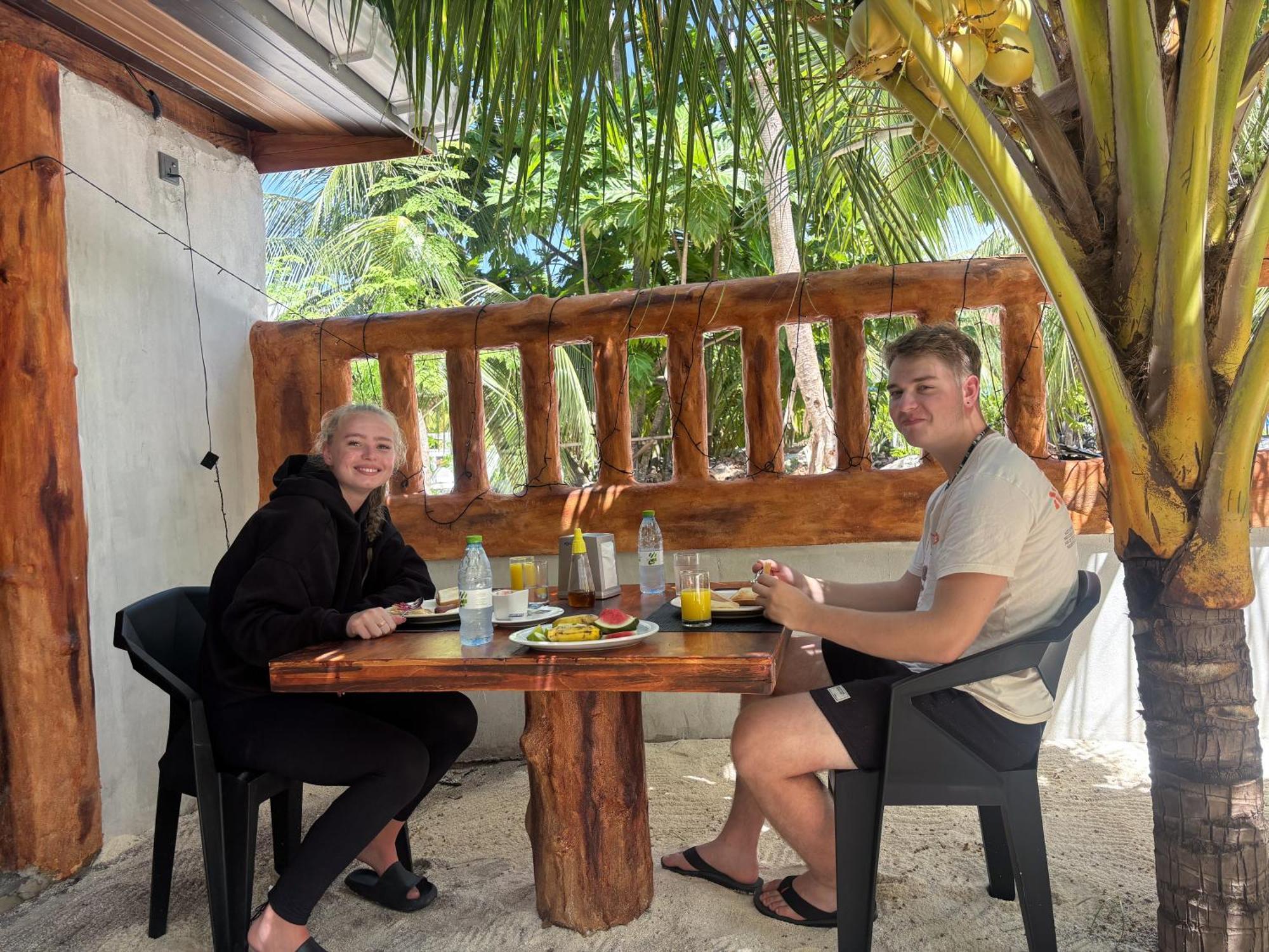 Mathiveri Thundi Inn Екстериор снимка